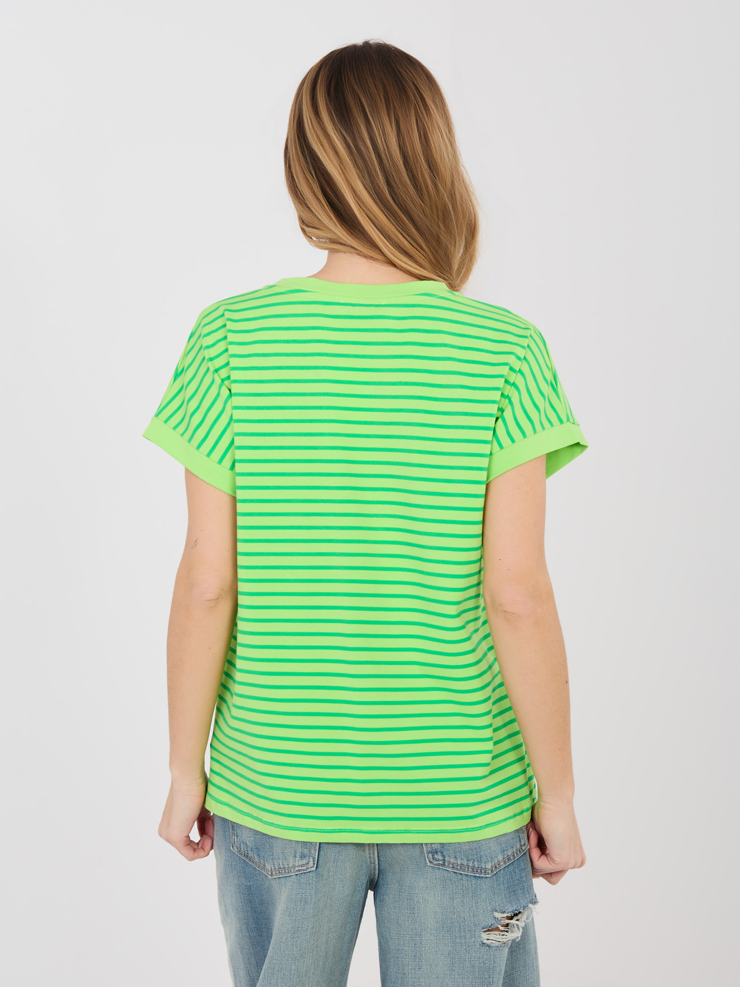 Jasnozielony damski t-shirt oversize z dekoltem V