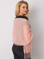 Brudnoróżowa chusta w grochy