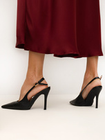 Burgundy flared skirt with a satin effect.