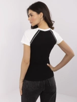 Czarno-ecru t-shirt z haftem w kształcie serca