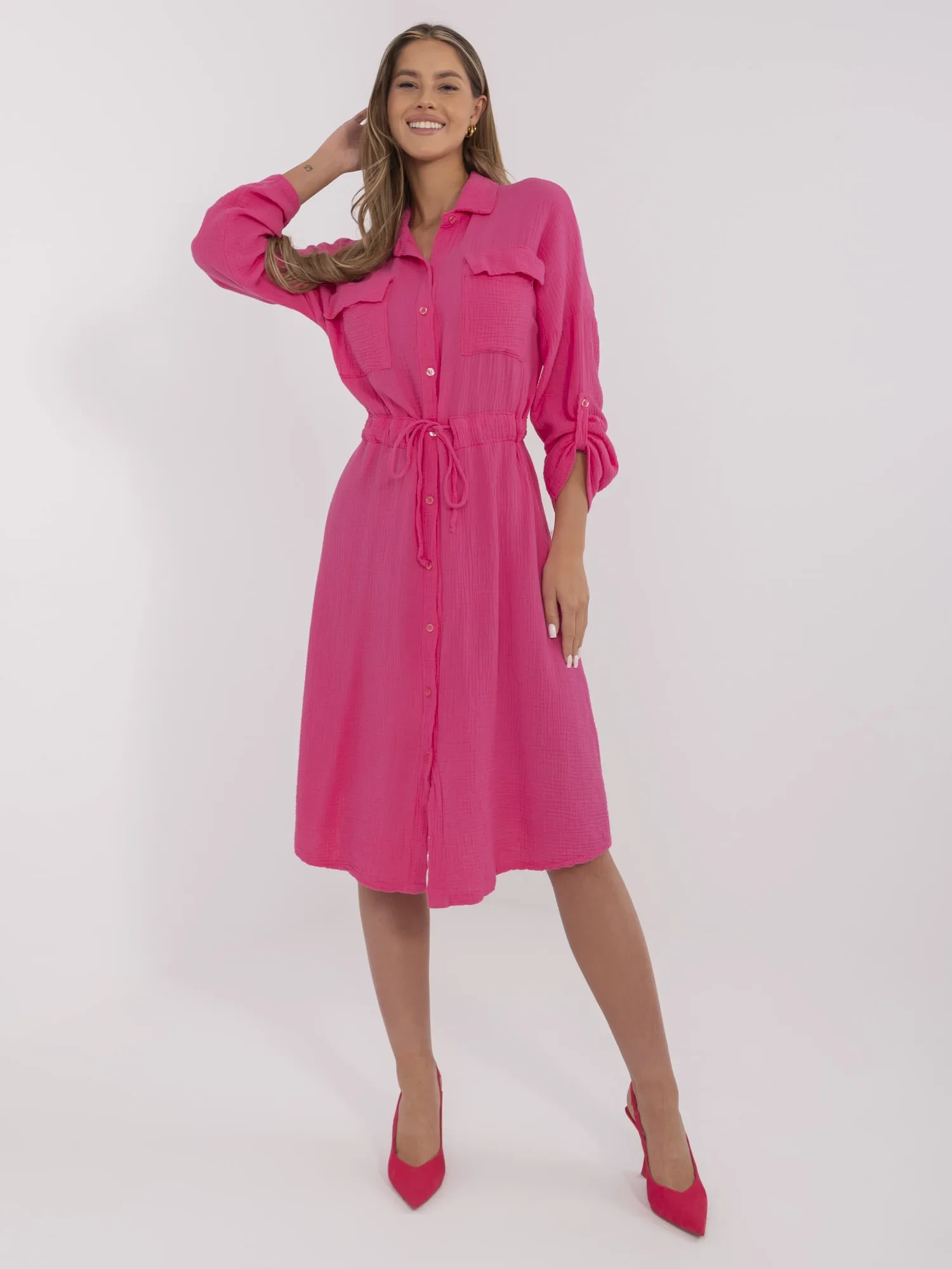 Fuchsie Muslin Kleid mit Kragen.
