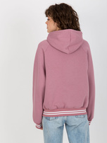 Hurt Brudnoróżowa dresowa bluza z kapturem i naszywką 