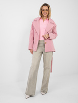 Jasnoróżowa dopasowana koszulka z kołnierzykiem