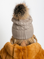 Beige hat with rib and fur pompom 