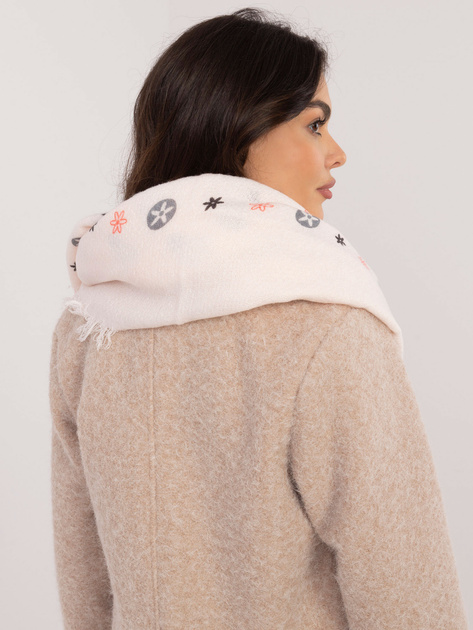 Hurtownia Jasnoróżowy damski szal z frędzlami