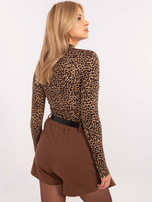 Hurt Camelowo-czarna dopasowana bluzka w panterkę