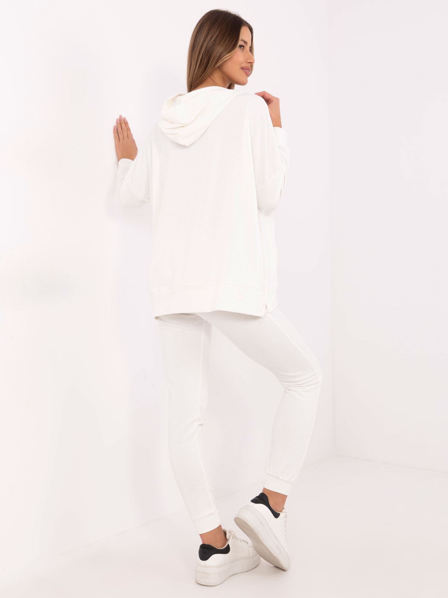 Hurtownia Ecru dresowy komplet basic z bluzą oversize 
