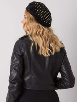 Czarny beret z aplikacjami 