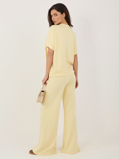 Jasnożółty damski komplet z ozdobnymi guzikami