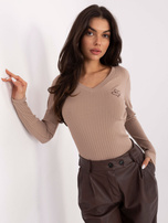 Ciemnobeżowa prążkowana bluzka z serduszkiem RUE PARIS