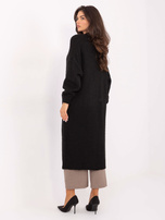Schwarzer glatter Oversize-Cardigan.