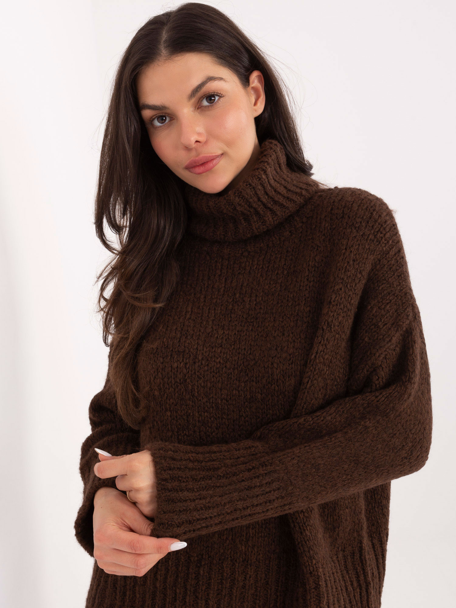 Sweter ciemny brązowy