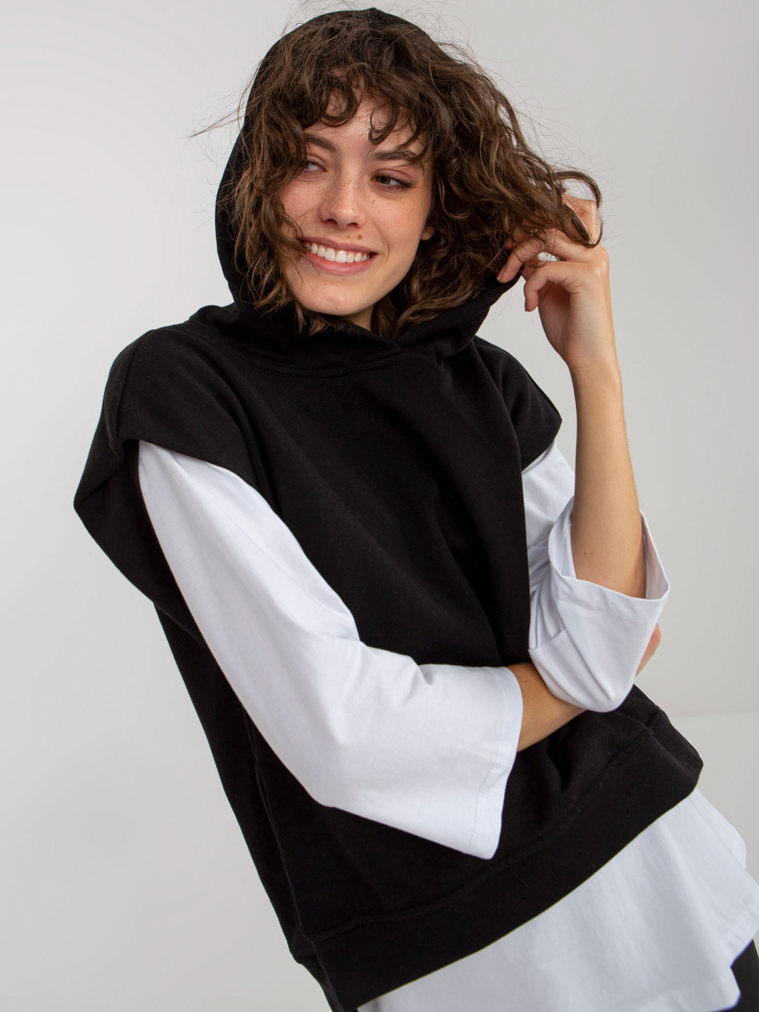 Czarny trzyczęściowy komplet casualowy z bluzką oversize