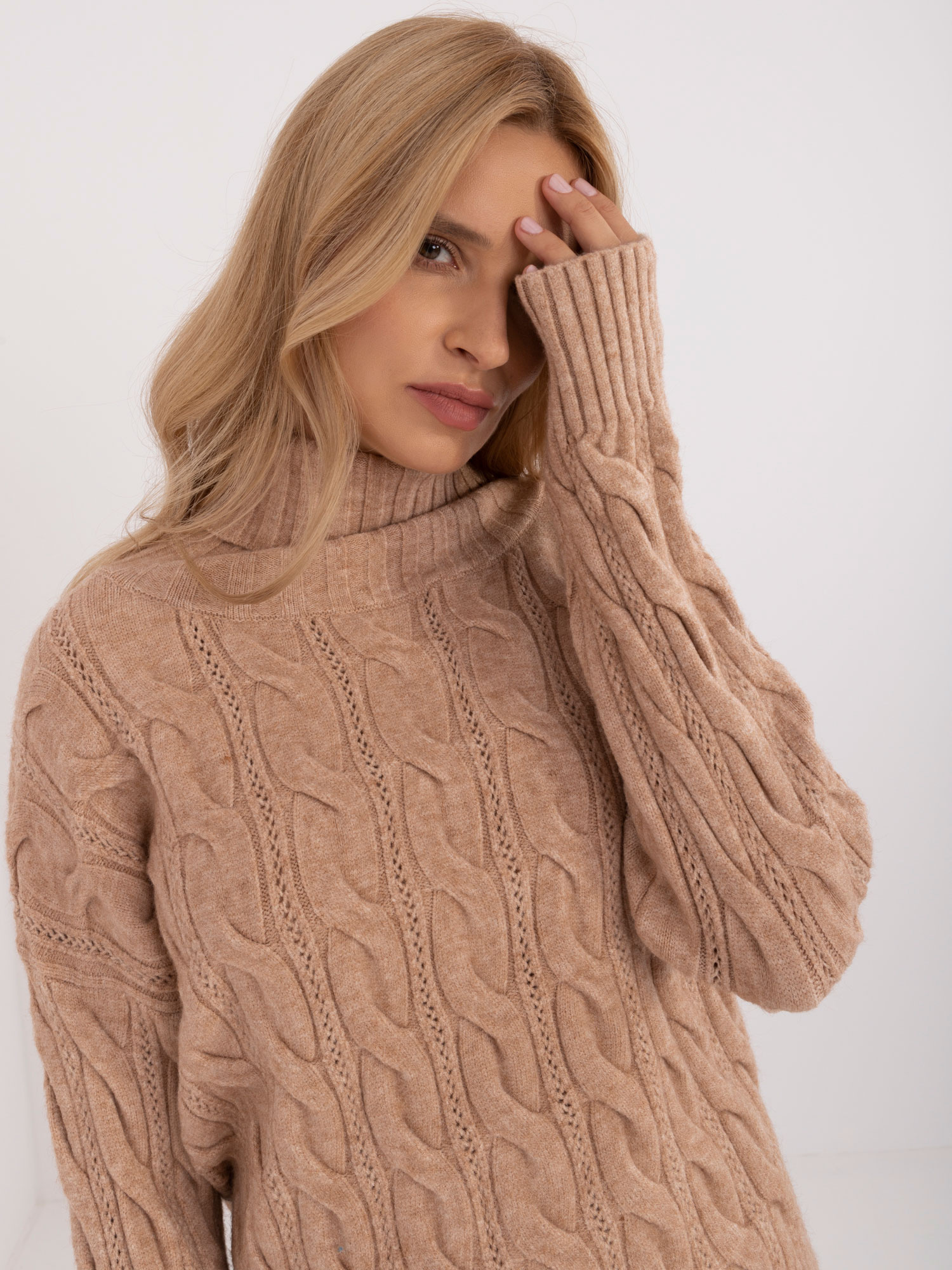 Sweter camelowy