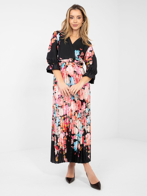 Czarna satynowa sukienka z paskiem