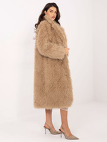Beżowy zimowy płaszcz ze sztucznego futerka