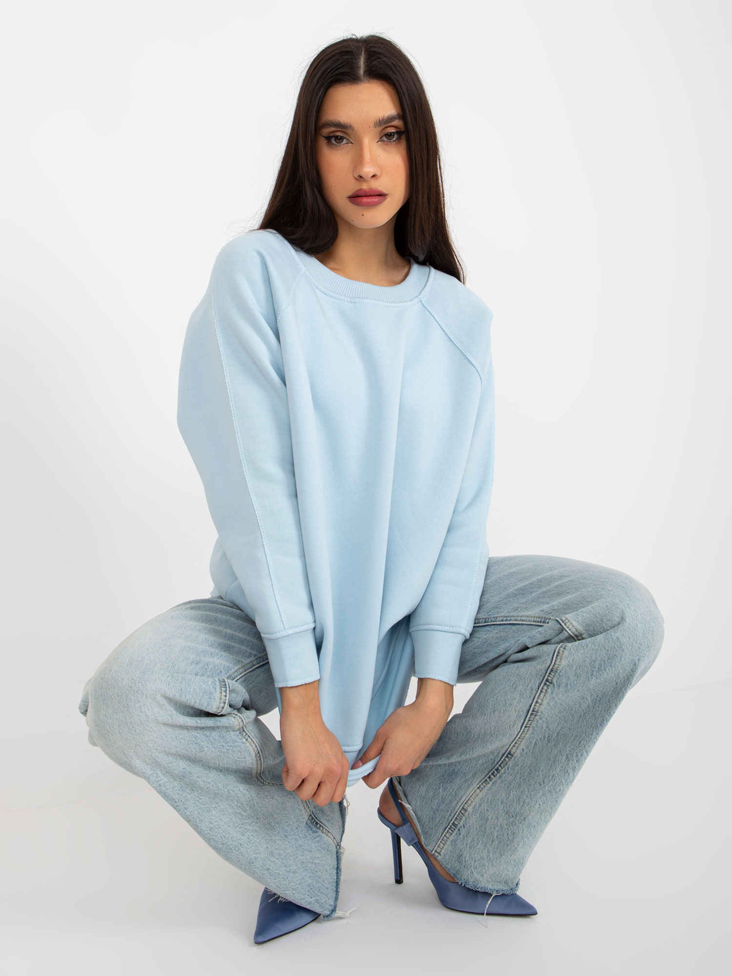 Jasnoniebieska dresowa bluza basic bez kaptura