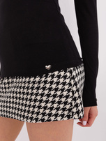 Hurt Czarna bluzka z siateczkowym dekoltem BASIC FEEL GOOD