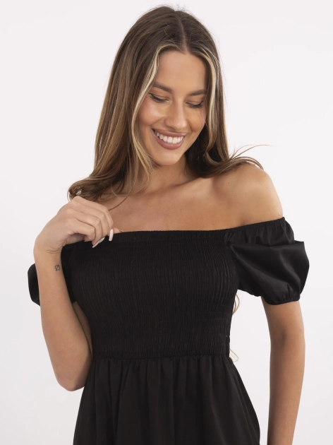 Czarna letnia sukienka z krótkim rękawem