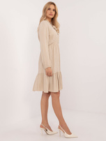 Hurt Beżowa rozkloszowana sukienka z falbaną OCH BELLA