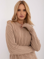 Hurt Camelowy sweter z warkoczami i okrągłym dekoltem