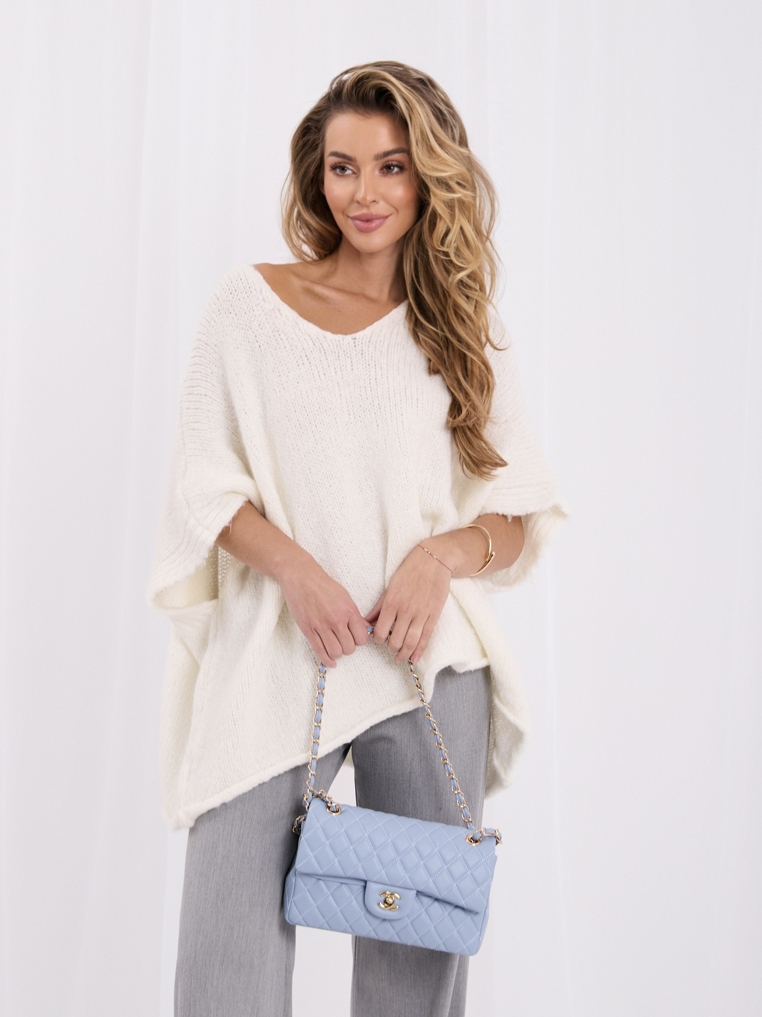 Ecru damski sweter oversize z rękawem 3/4