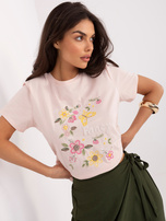 Jasnoróżowy damski t-shirt z kwiatowym haftem