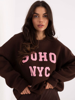Ciemnobrązowa bluza overisze z napisem