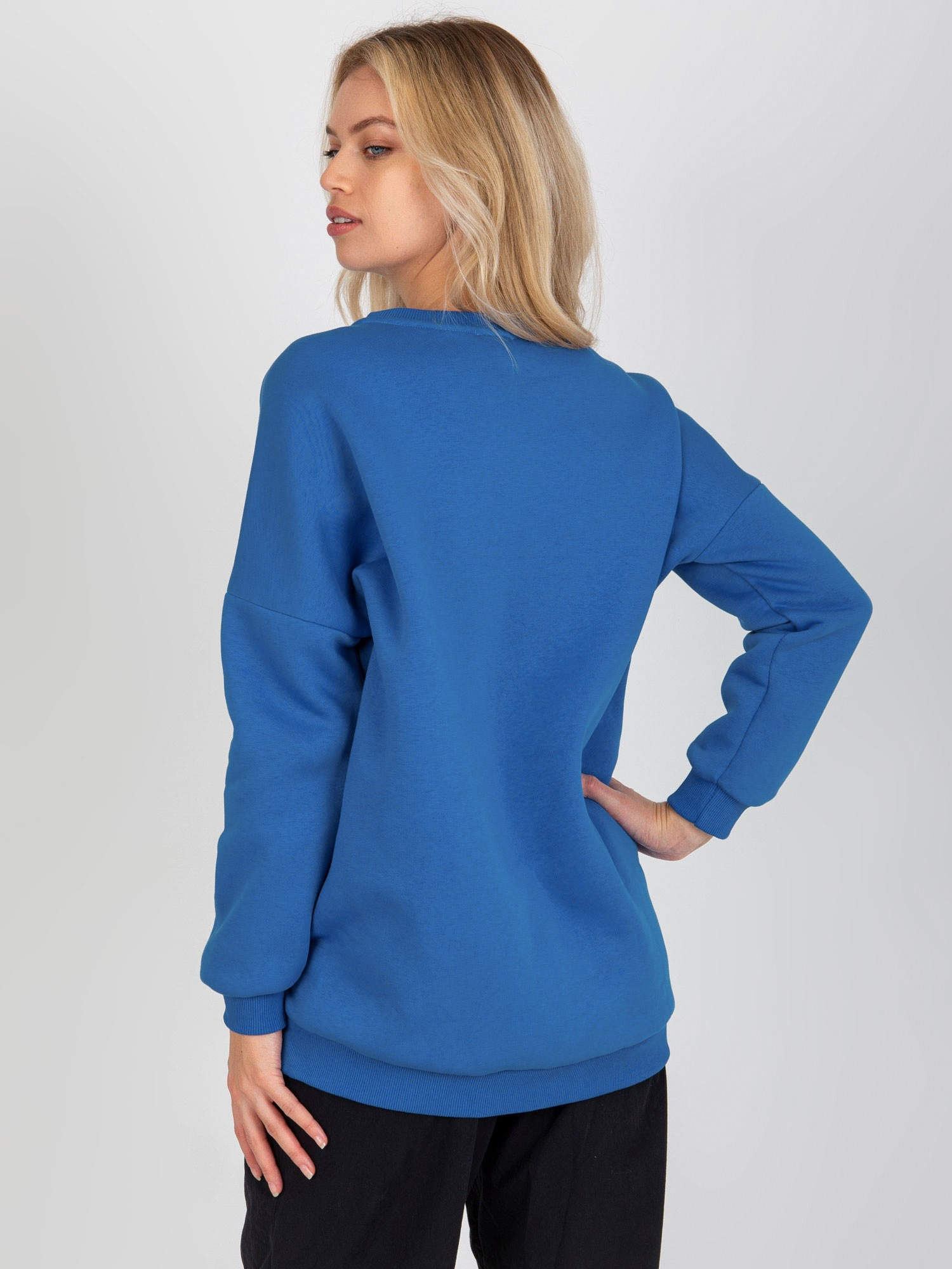 Ciemnoniebieska dresowa bluza basic z długim rękawem