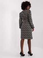 Hurt Szaro-czarna elegancka sukienka we wzory 