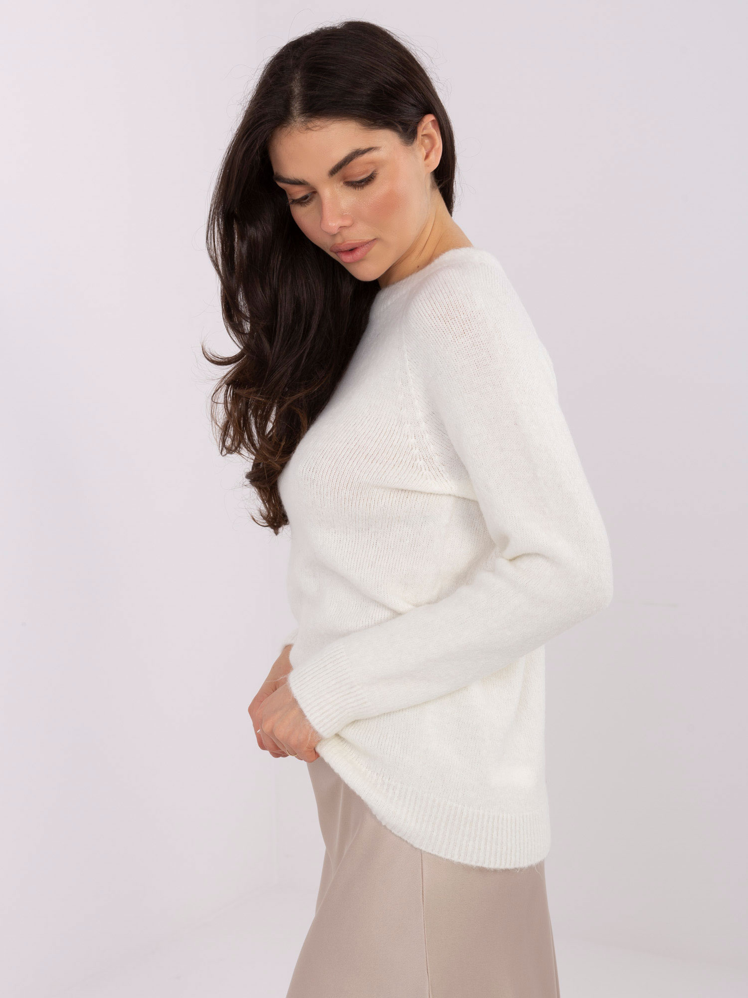 Sweter ecru