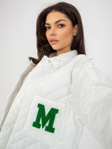 Hurtownia Ecru pikowana kurtka przejściowa z naszywką