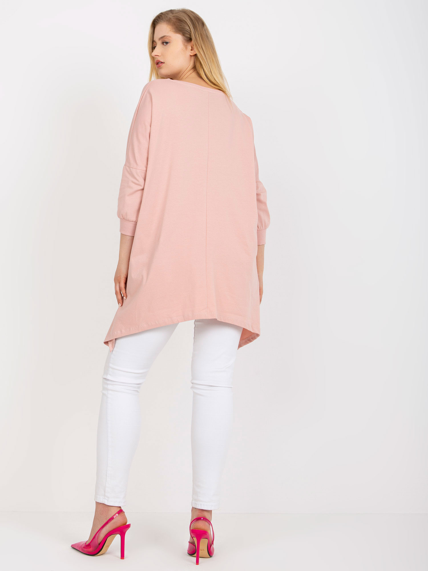 Brudnoróżowa długa bluzka plus size z kieszeniami 