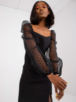 Czarna sukienka koktajlowa z bufiastymi rękawami 