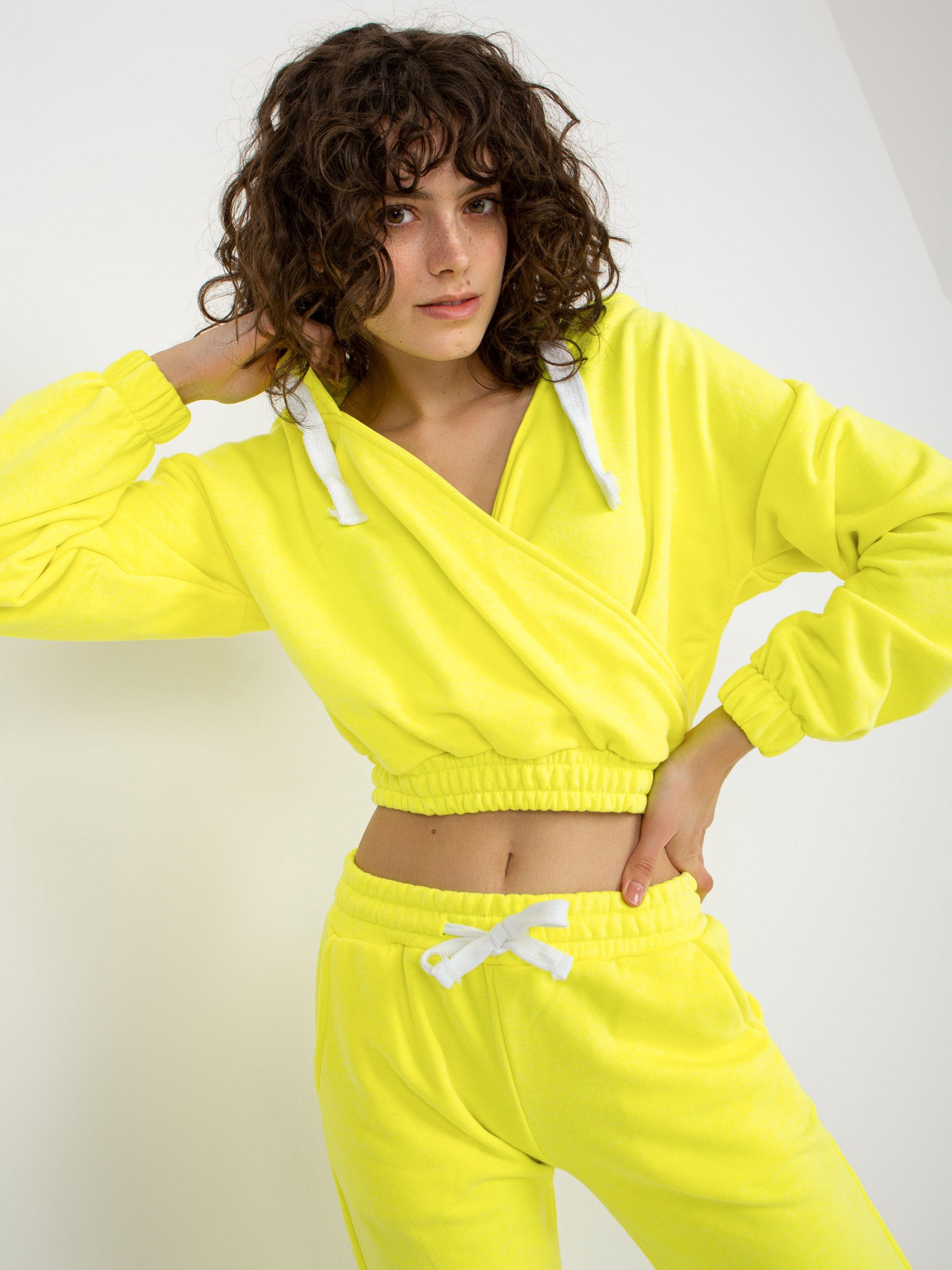 Fluo żółty dresowy komplet basic z krótką bluzą