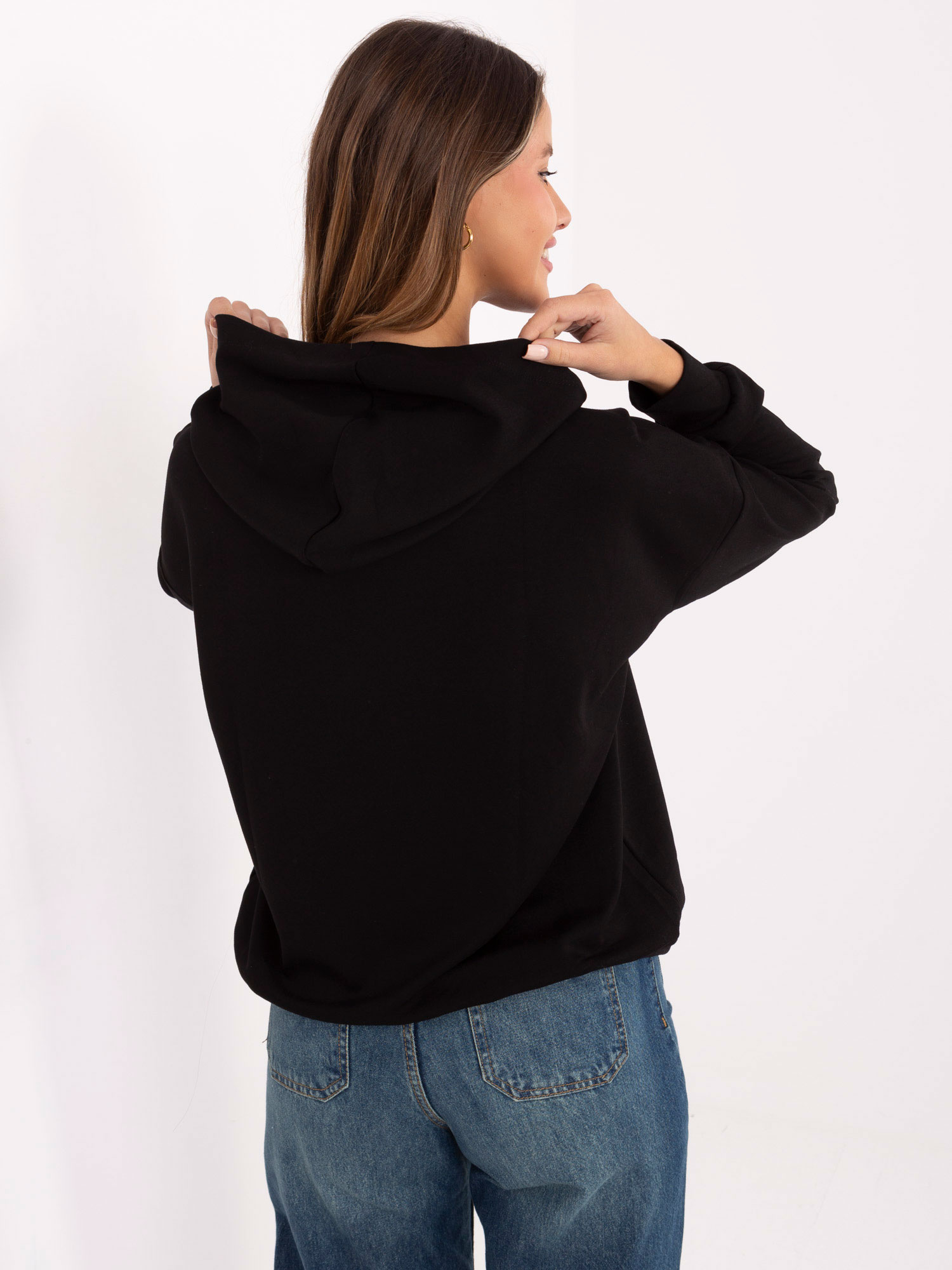 Black women's sweatshirt with a blend of viscose.