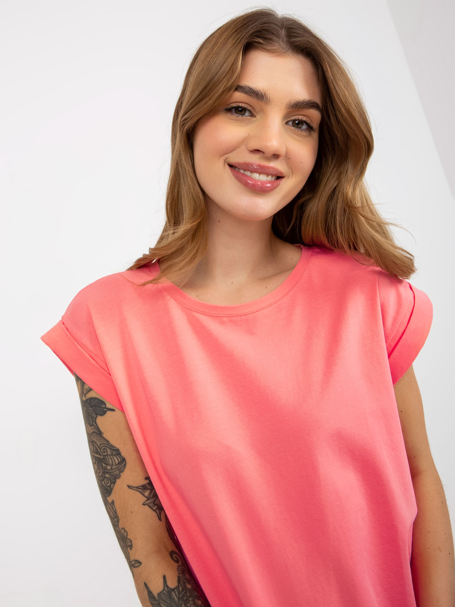 Brzoskwiniowy gładki t-shirt basic z bawełny Revolution