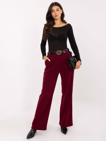 Bordowe sztruksowe spodnie z paskiem