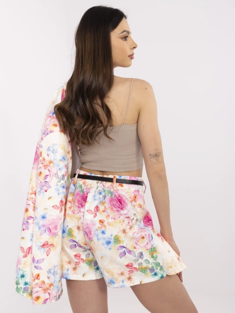 Ecru-niebieski elegancki komplet z paskiem