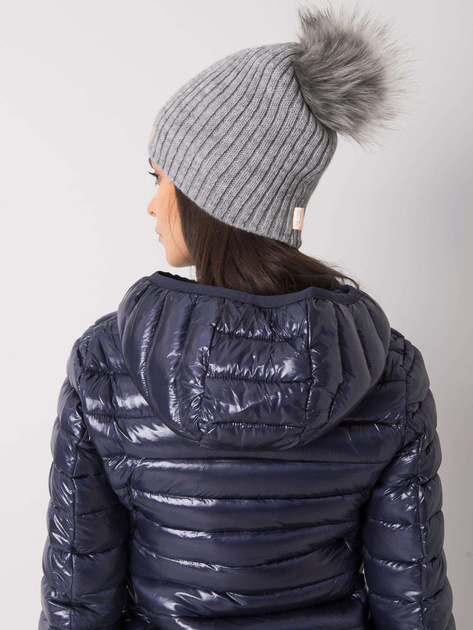 Szara ocieplana czapka damska z pomponem