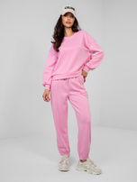 Pastelowy różowy dwuczęściowy komplet z naszywką