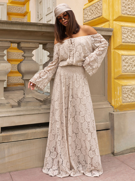 Beżowe szerokie spodnie z koronką 