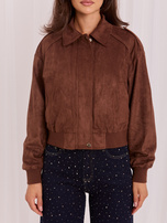 Braune Jacke aus Kunstwildleder mit Schulterklappen.