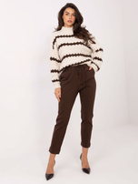 Ecru-brązowy damski sweter oversize z półgolfem