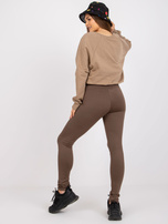 Brązowe gładkie legginsy basic na co dzień