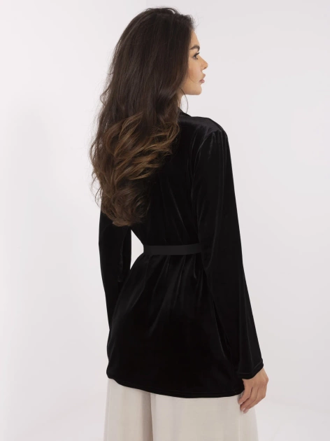 Czarna welurowa narzutka z paskiem