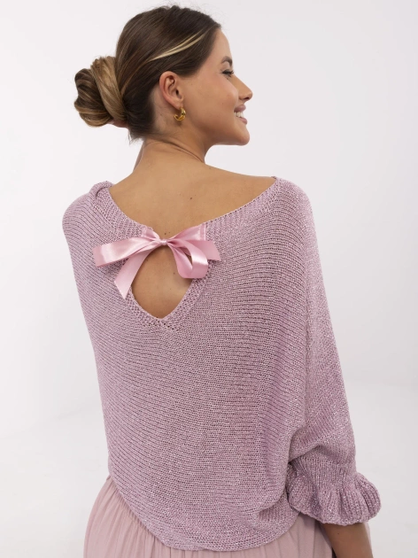 Brudnoróżowy elegancki sweter o kroju nietoperza
