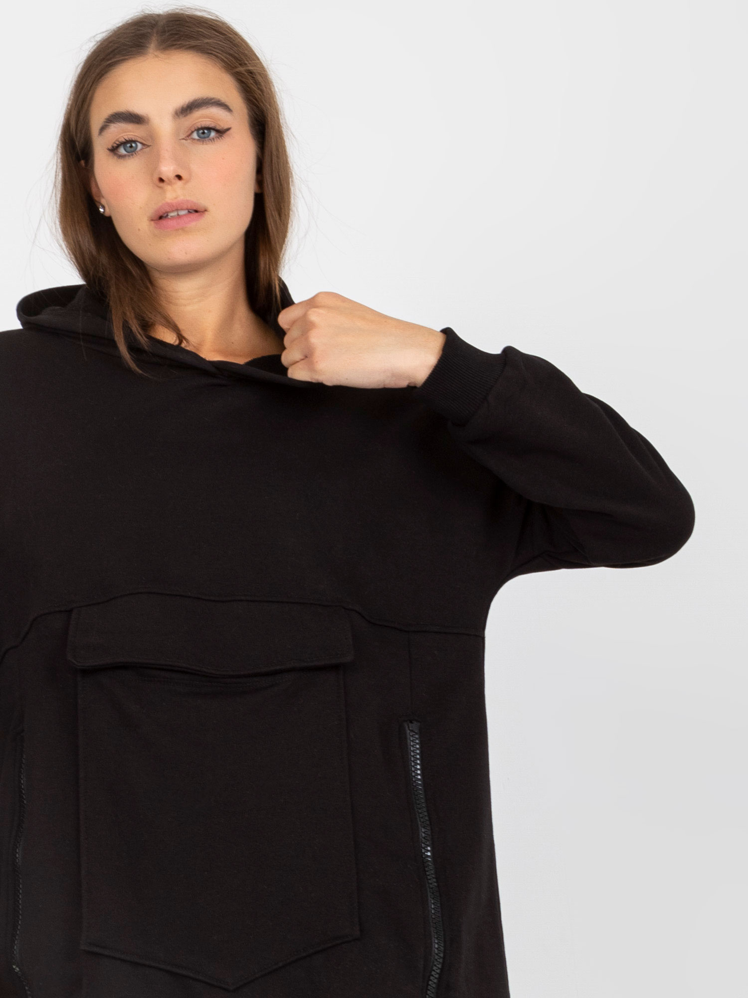 Hurtownia Czarna damska bluza basic z kapturem