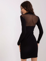 Hurt Czarna sukienka z siateczkowym dekoltem BASIC FEEL GOOD