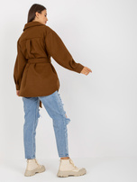 Hurtownia Brązowa damska koszula z kieszeniami i wiązaniem